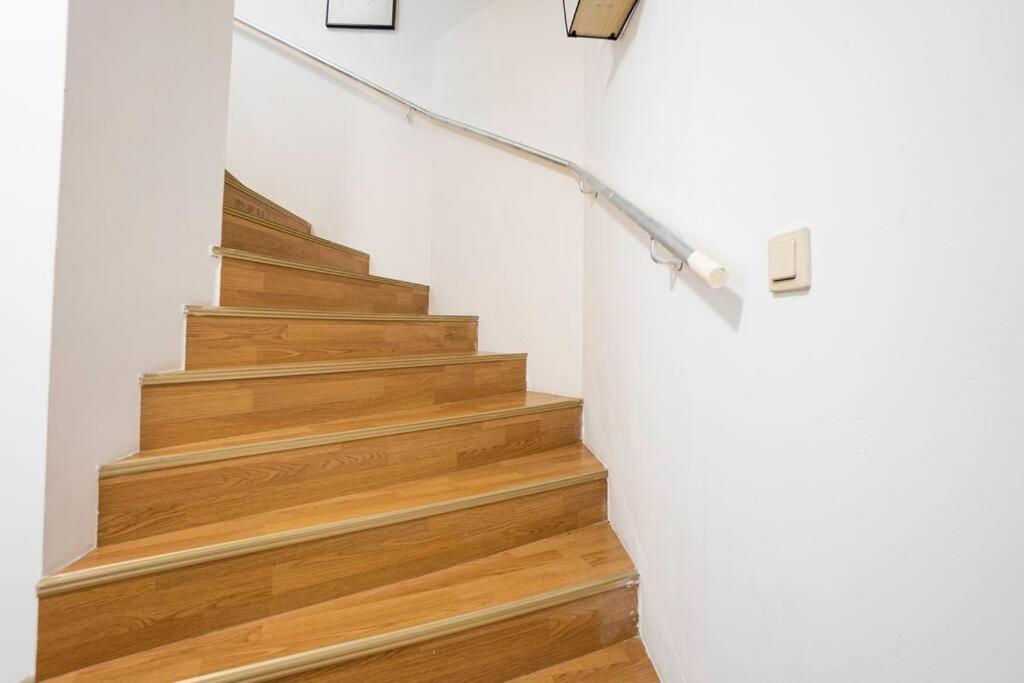 Stylish 2 Floor Penthouse • 15 Min To City Center Viena Exterior foto